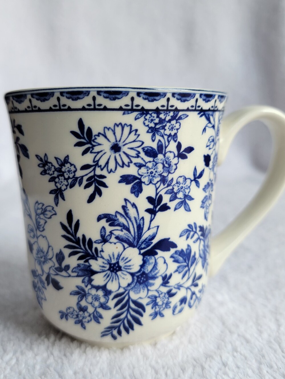 Johnson Brothers Devon Cottage Blue White Floral Coffee Mug England 4” Mug 2009